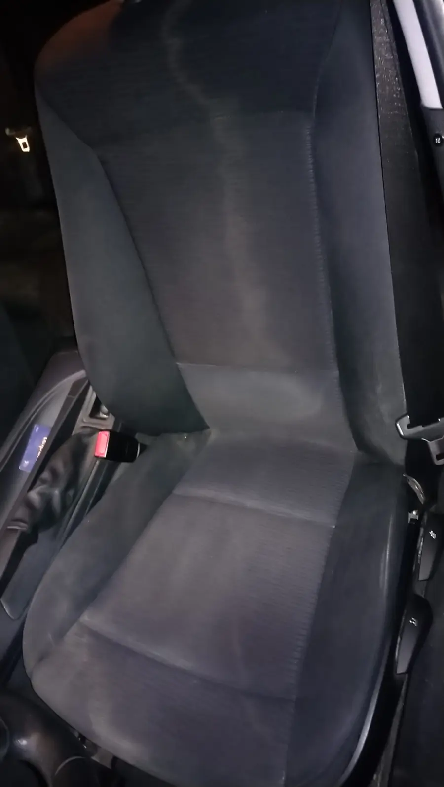 Primer plano de tapicería de asiento de coche en Pamplona, Navarra