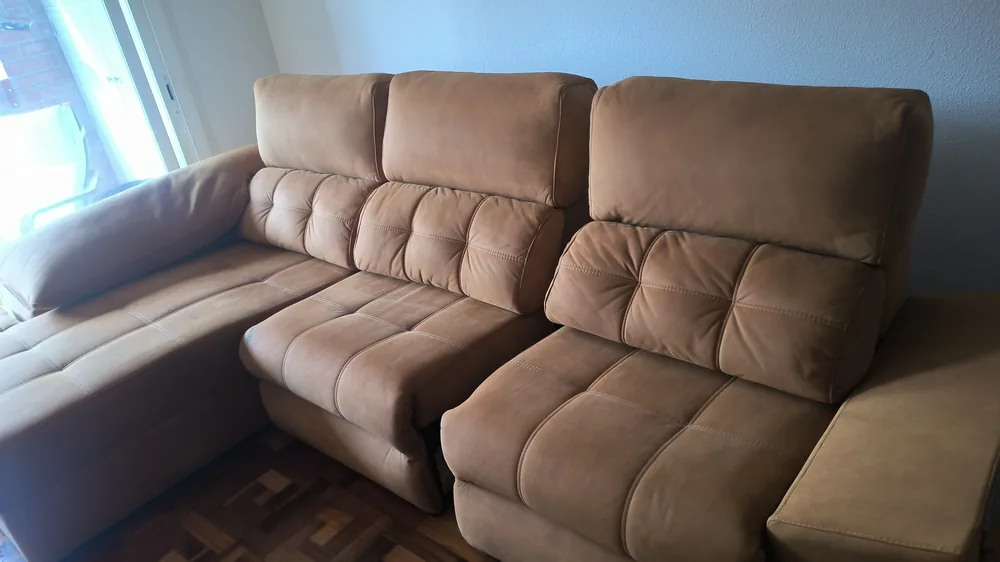 Sofá después de la limpieza profesional en Zizur