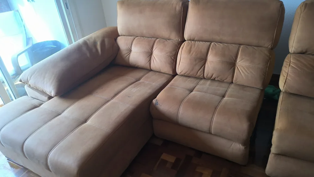 Resultado de la limpieza de un sofá a domicilio en Zizur