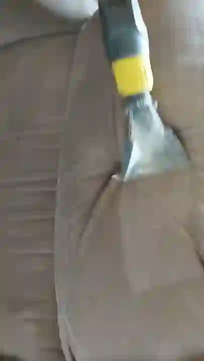 Limpieza profesional de sofá tapizado a domicilio en Navarra